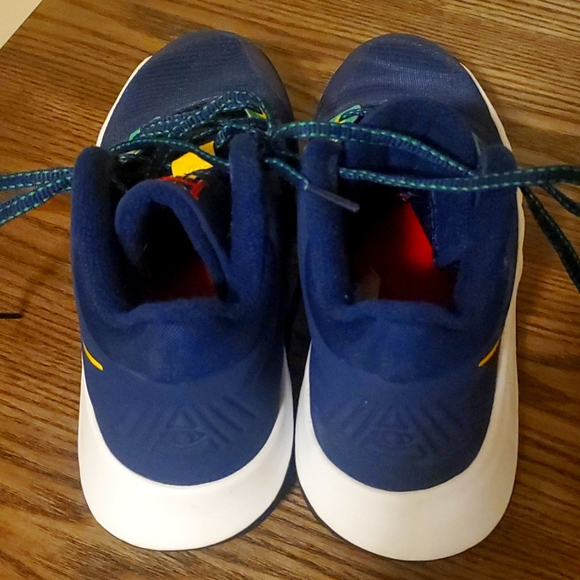 Boys Nike Sneakers - Picture 4 of 4